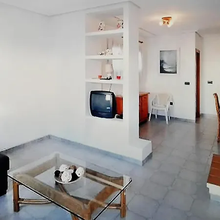 Appartement Spacious In With Shared Pool *